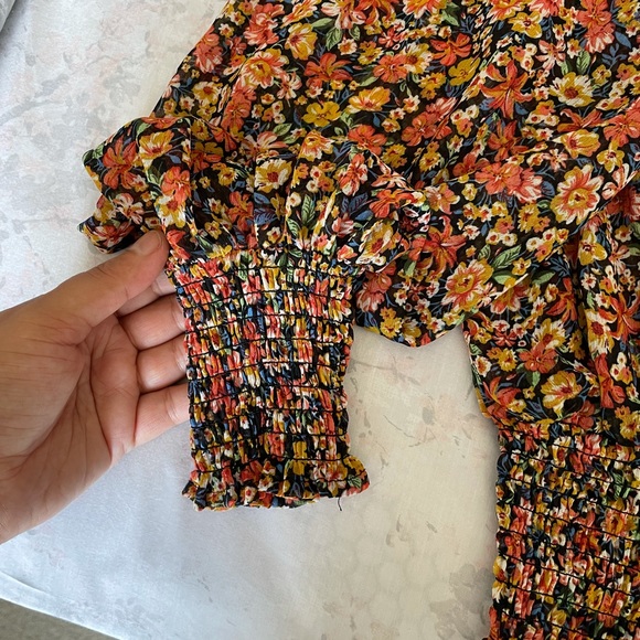 Only women’s top - Picture 3 of 5